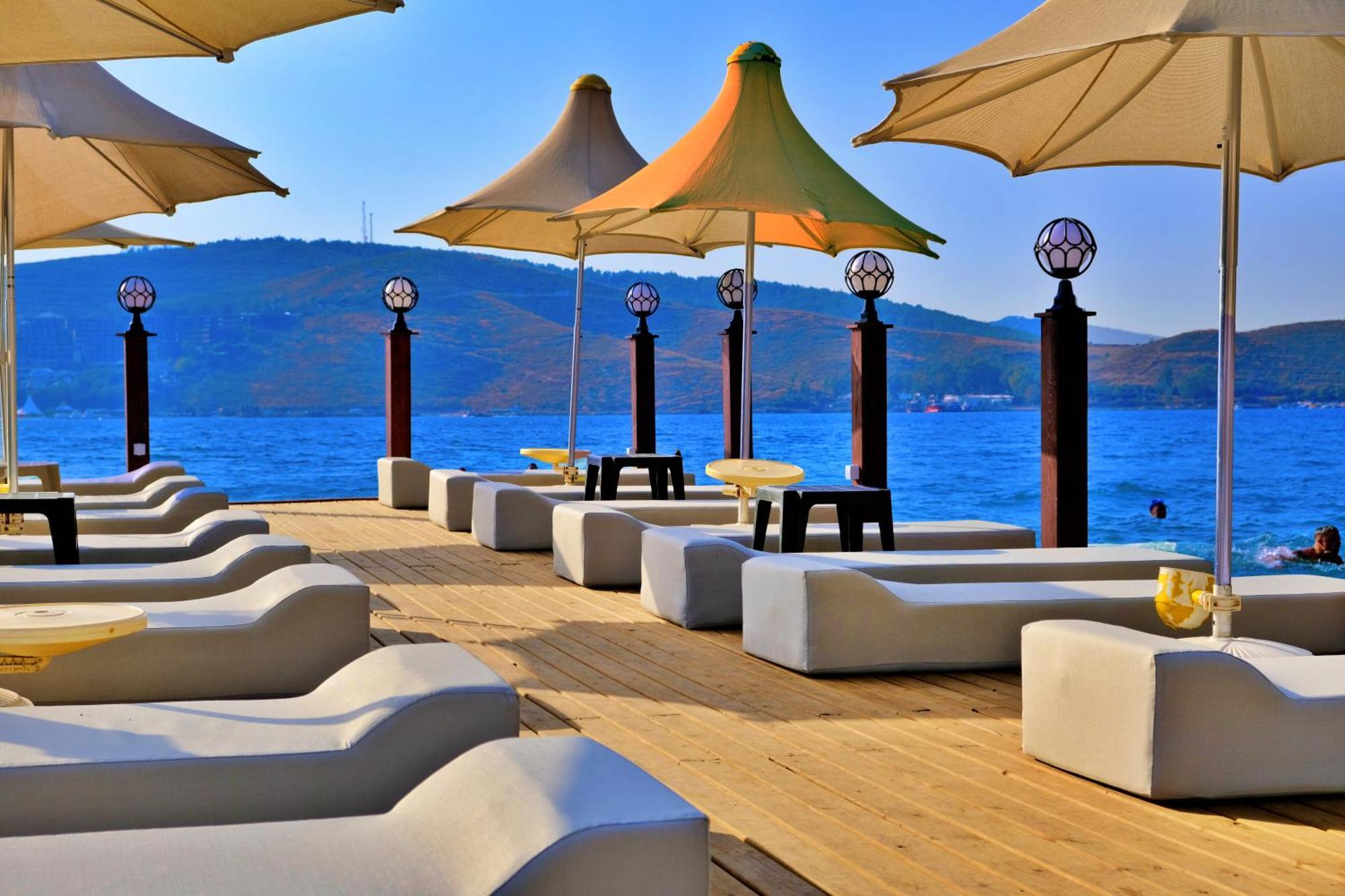 Club Aquarium Hotel & Spa Guvercinlik  Exterior photo