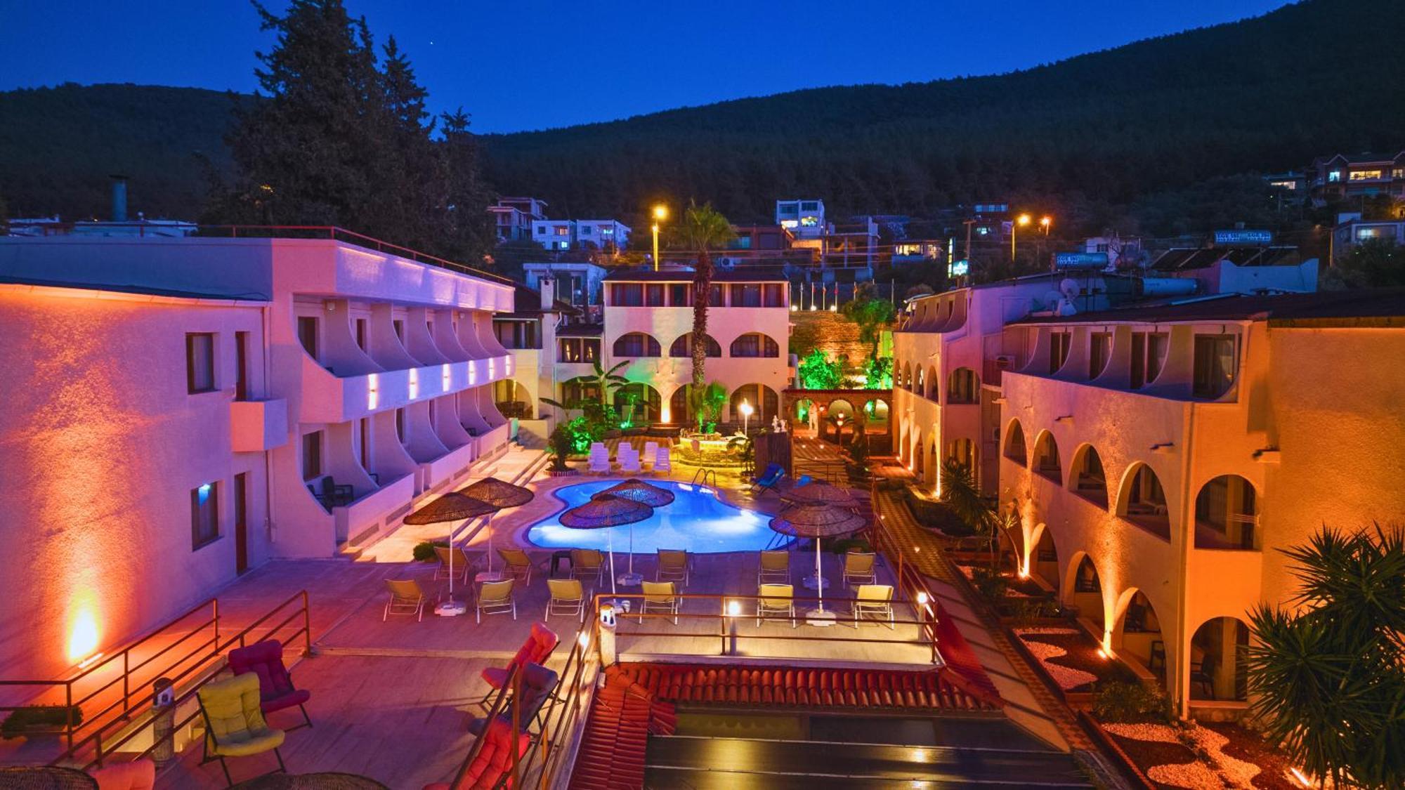 Club Aquarium Hotel & Spa Guvercinlik  Exterior photo