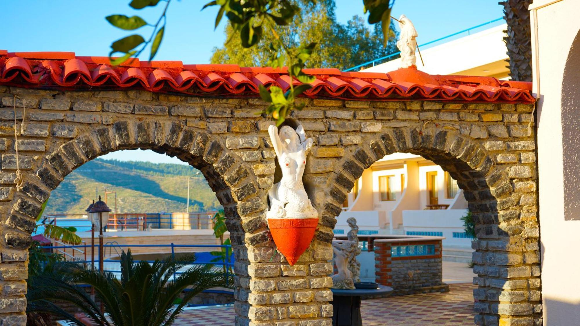 Club Aquarium Hotel & Spa Guvercinlik  Exterior photo