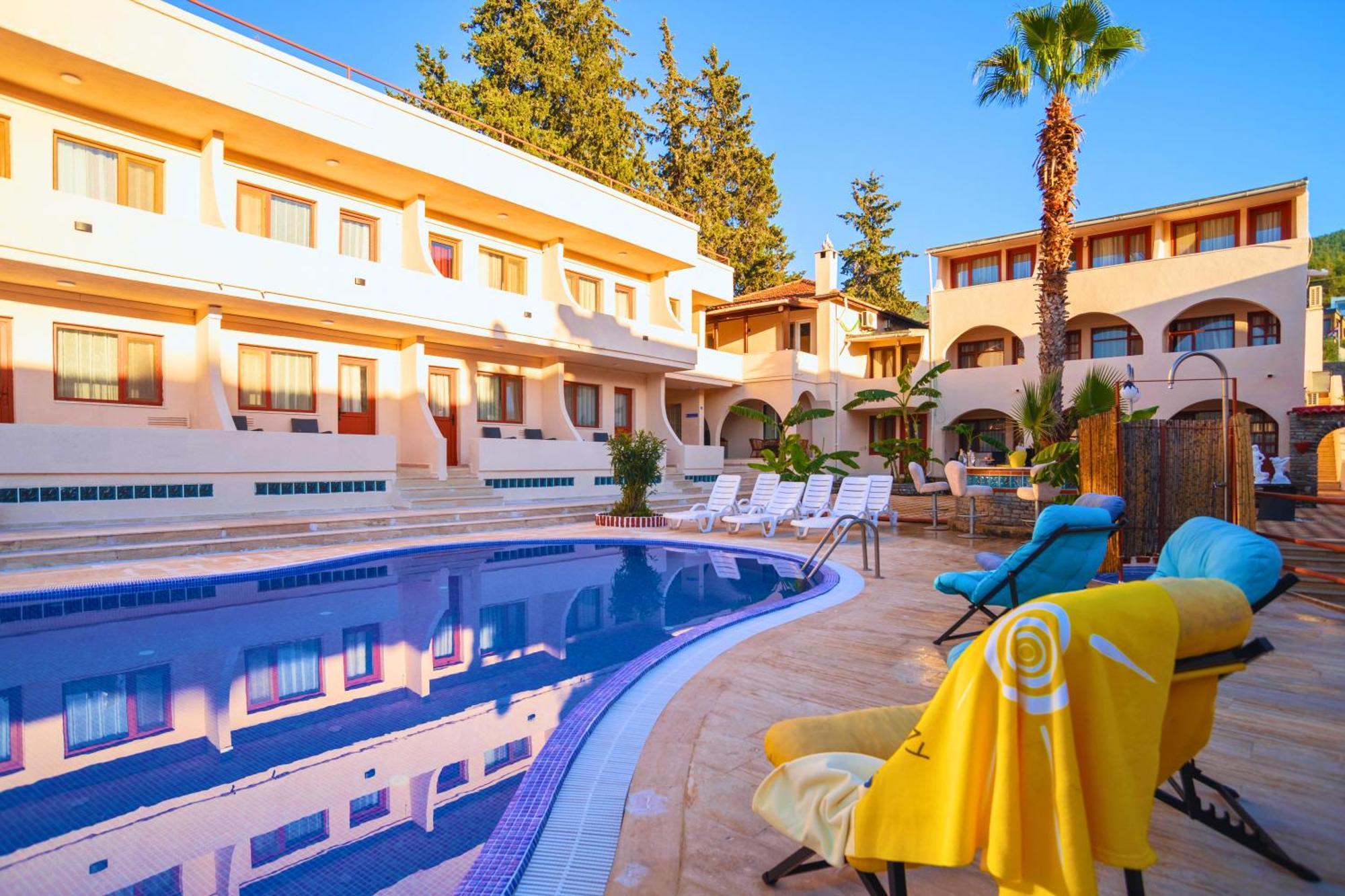 Club Aquarium Hotel & Spa Guvercinlik  Exterior photo