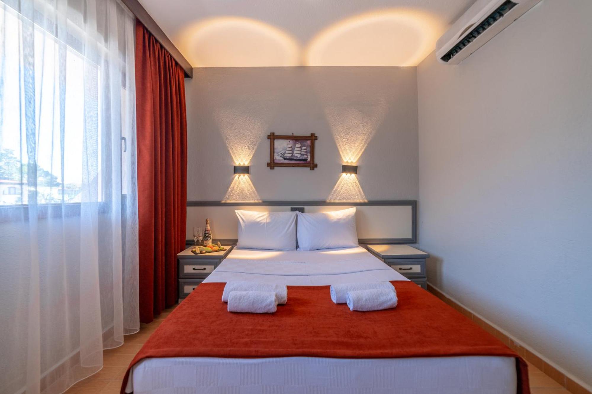 Club Aquarium Hotel & Spa Guvercinlik  Exterior photo