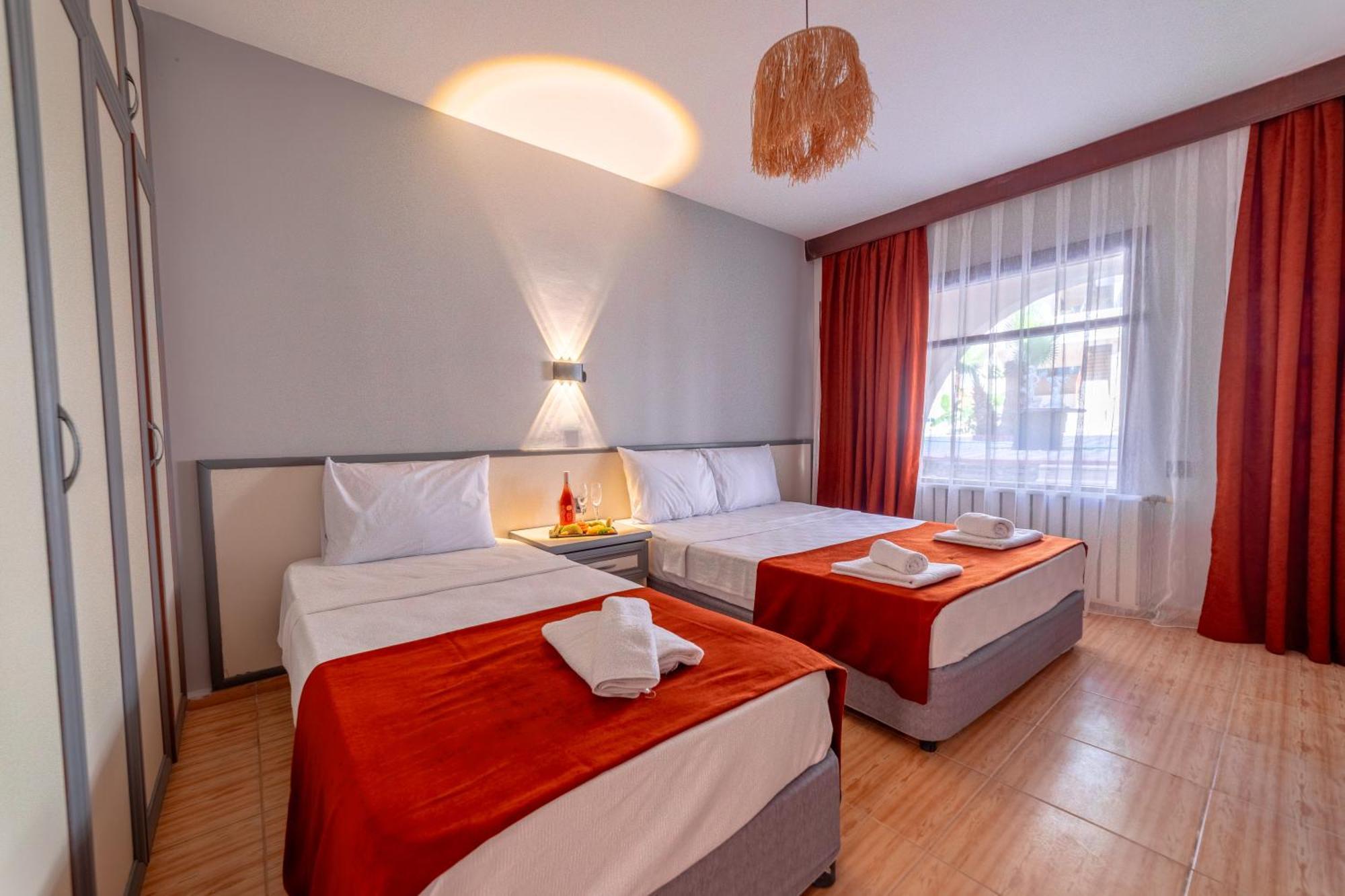 Club Aquarium Hotel & Spa Guvercinlik  Exterior photo