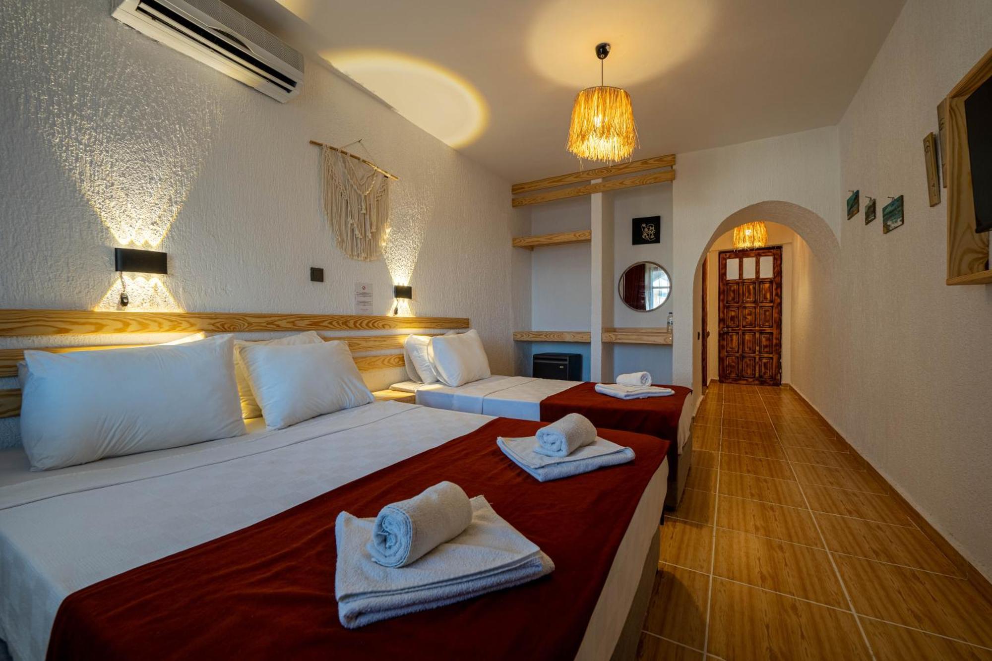Club Aquarium Hotel & Spa Guvercinlik  Exterior photo