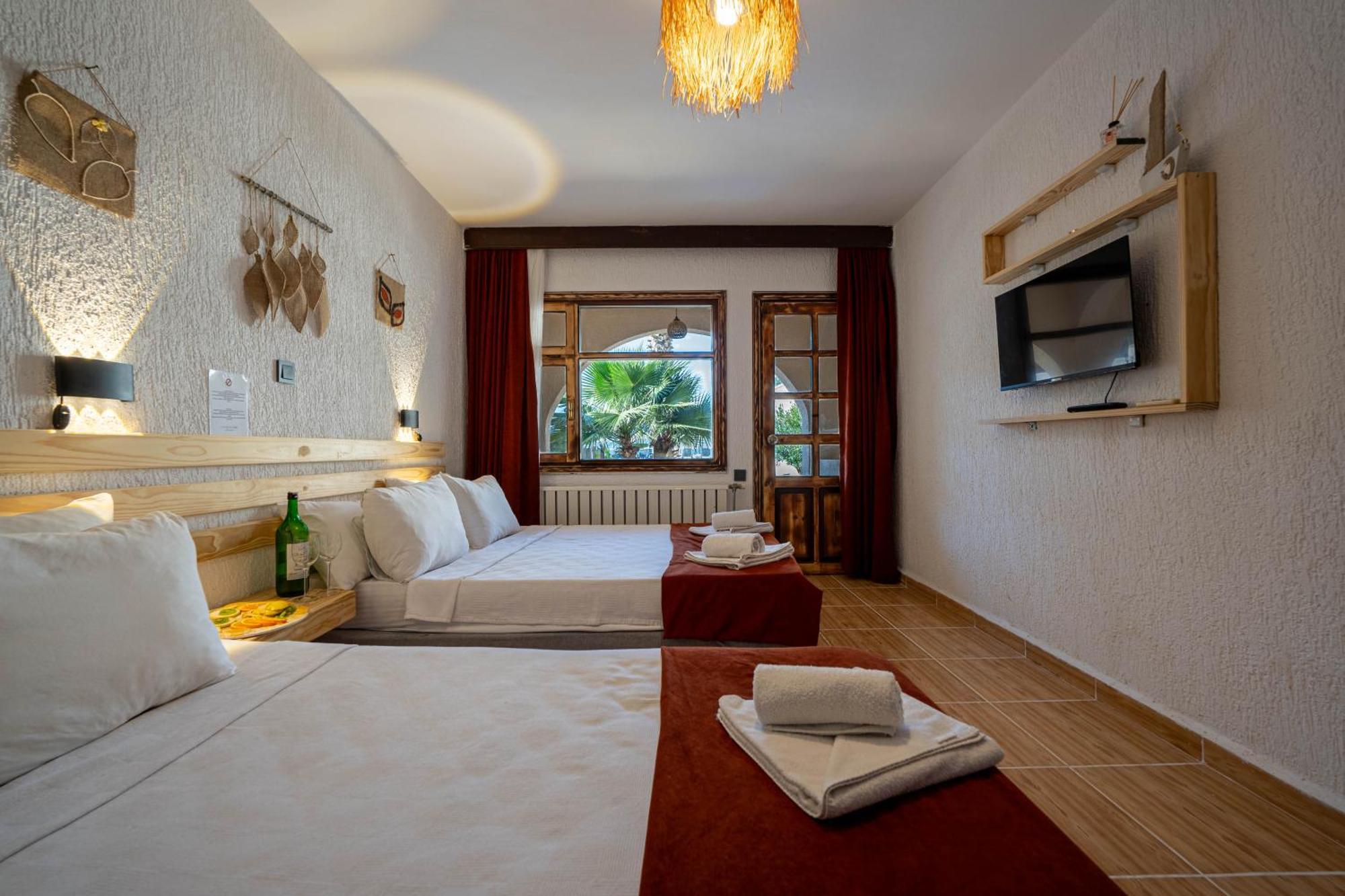 Club Aquarium Hotel & Spa Guvercinlik  Exterior photo