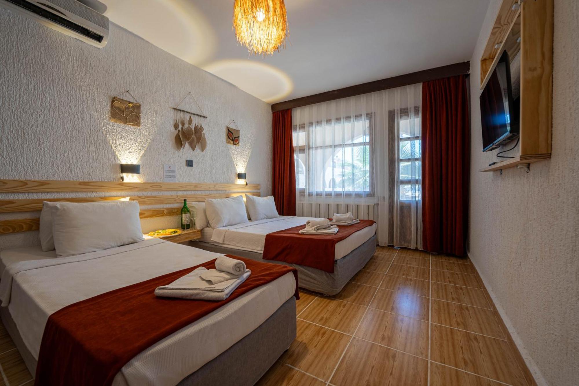 Club Aquarium Hotel & Spa Guvercinlik  Exterior photo